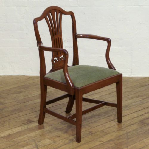 SET OF EIGHT SHERATON STYLE MAHOGANY CHAIRS - ADDITIONAL PHOTO 4
