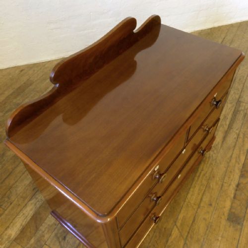 VICTORIAN MAHOGANY CHEST OF DRAWERS - ADDITIONAL PHOTO 4