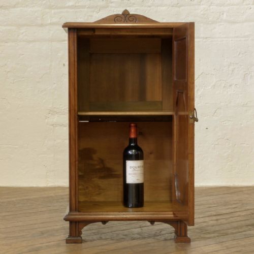EDWARDIAN WALNUT BEDSIDE CUPBOARD - ADDITIONAL PHOTO 4