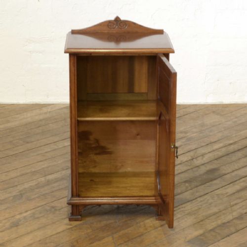 EDWARDIAN WALNUT BEDSIDE CUPBOARD - ADDITIONAL PHOTO 6