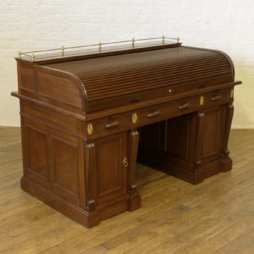 fig 2. Pivoting Roll Top Desk by Friedrich Soennecken
