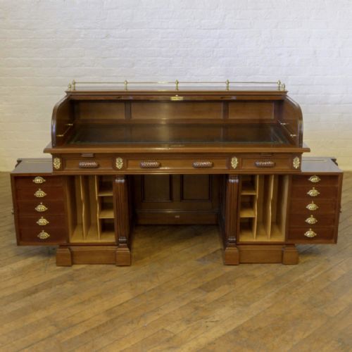 fig 3. Pivoting Roll Top Desk by Friedrich Soennecken