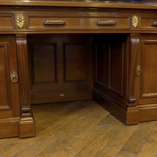 fig 7. Pivoting Roll Top Desk by Friedrich Soennecken