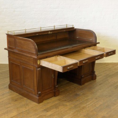 fig 8. Pivoting Roll Top Desk by Friedrich Soennecken