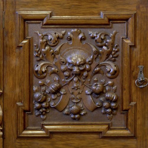 VICTORIAN OAK SIDEBOARD - ADDITIONAL PHOTO 4