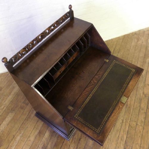 JACOBEAN STYLE OAK BUREAU - ADDITIONAL PHOTO 5
