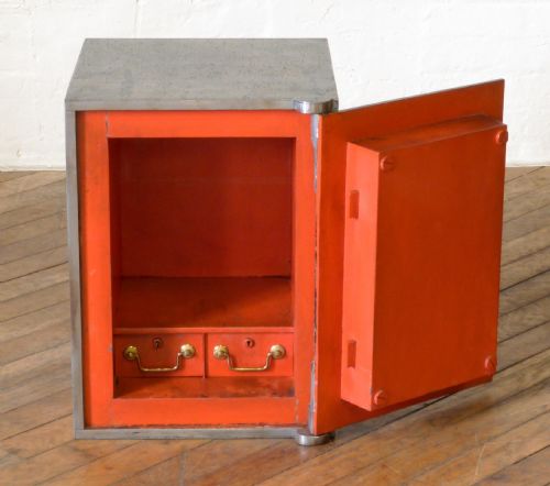 VICTORIAN STEEL SAFE - ADDITIONAL PHOTO 11