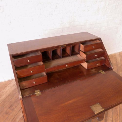 GEORGIAN MAHOGANY BUREAU - ADDITIONAL PHOTO 3