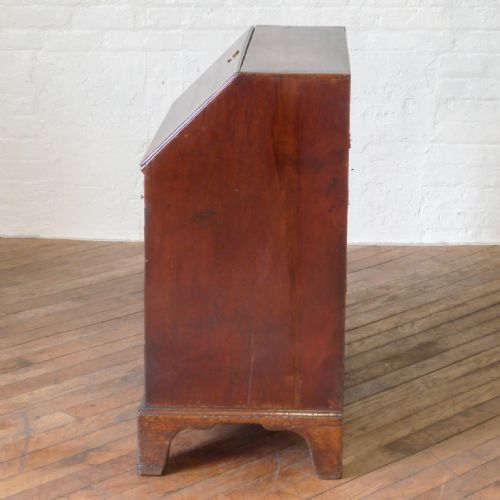 GEORGIAN MAHOGANY BUREAU - ADDITIONAL PHOTO 11