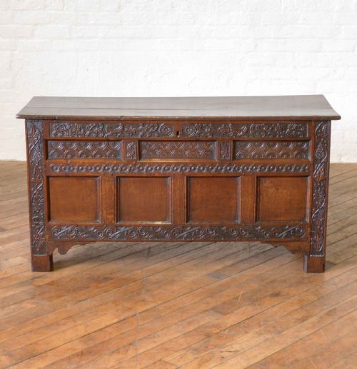 17th century oak coffer - CATEGORY: ANTIQUE CHESTS - DATED 17TH CENTURY