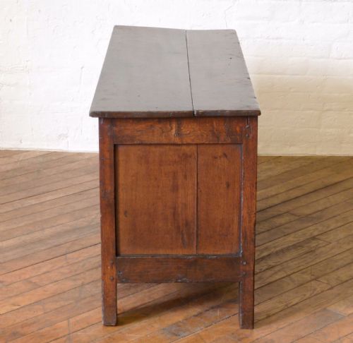 17TH CENTURY OAK COFFER - ADDITIONAL PHOTO 7