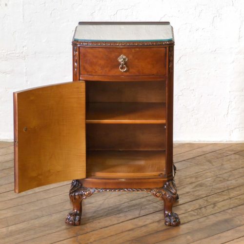 PAIR OF QUEEN ANNE STYLE BEDSIDE CABINETS - ADDITIONAL PHOTO 1
