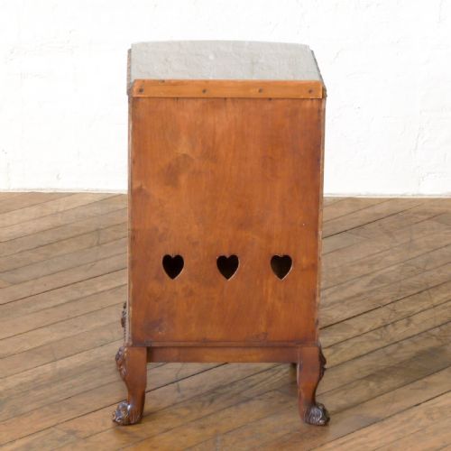 PAIR OF QUEEN ANNE STYLE BEDSIDE CABINETS - ADDITIONAL PHOTO 7
