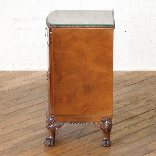 PAIR OF QUEEN ANNE STYLE BEDSIDE CABINETS - ADDITIONAL PHOTO 8