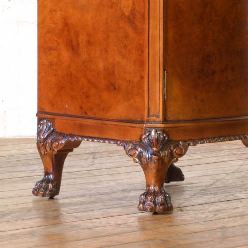 PAIR OF QUEEN ANNE STYLE BEDSIDE CABINETS - ADDITIONAL PHOTO 9