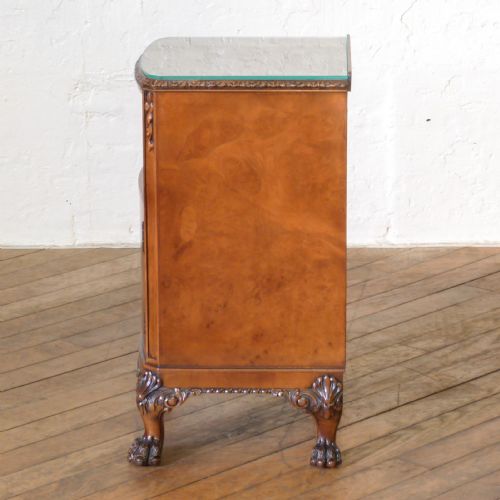 PAIR OF QUEEN ANNE STYLE BEDSIDE CABINETS - ADDITIONAL PHOTO 17