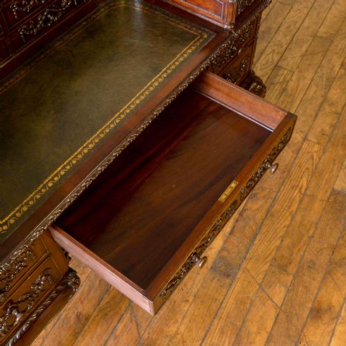 VICTORIAN MAHOGANY CARLTON HOUSE DESK - ADDITIONAL PHOTO 2