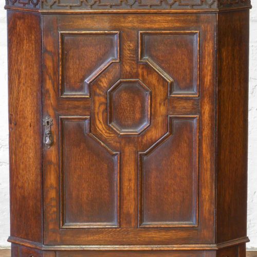 JACOBEAN STYLE OAK CORNER CUPBOARD - ADDITIONAL PHOTO 10