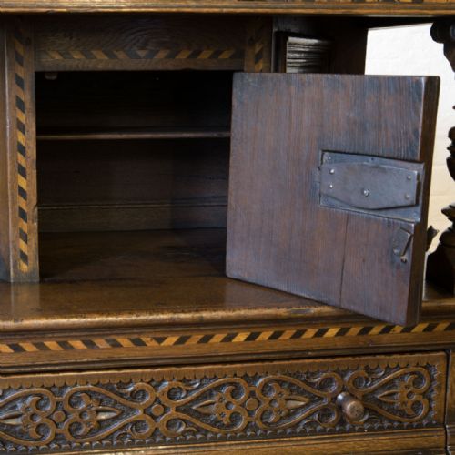 VICTORIAN OAK COURT CUPBOARD - ADDITIONAL PHOTO 6