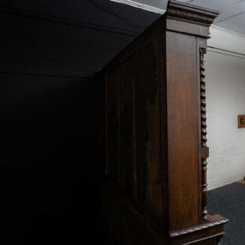 LATE VICTORIAN CARVED OAK BOOKCASE - ADDITIONAL PHOTO 18