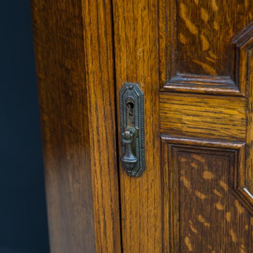 JACOBEAN STYLE OAK CORNER CUPBOARD - ADDITIONAL PHOTO 3