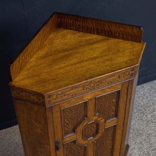 JACOBEAN STYLE OAK CORNER CUPBOARD - ADDITIONAL PHOTO 7