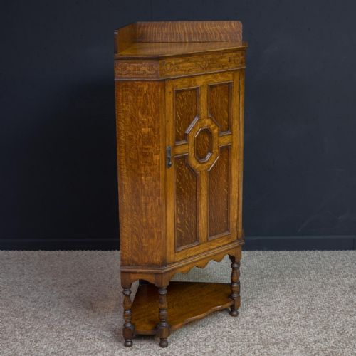 JACOBEAN STYLE OAK CORNER CUPBOARD - ADDITIONAL PHOTO 9