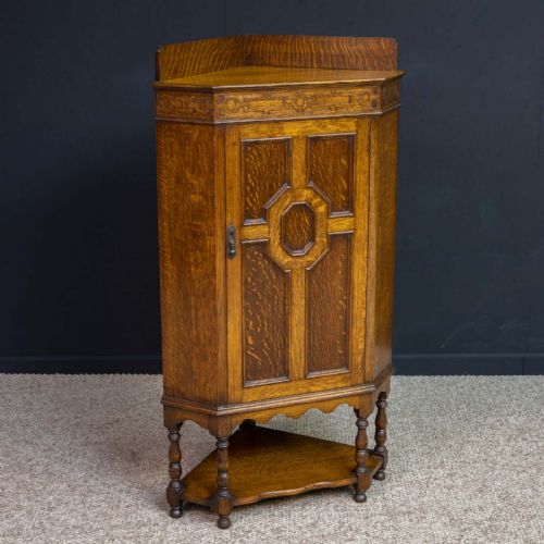 JACOBEAN STYLE OAK CORNER CUPBOARD - ADDITIONAL PHOTO 10