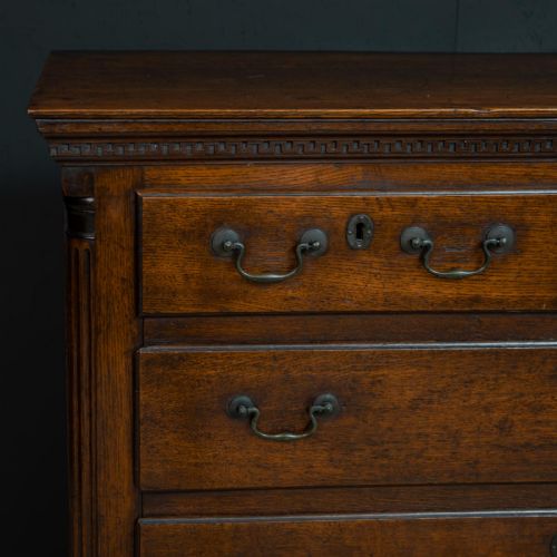 GEORGIAN OAK CHEST OF DRAWERS - ADDITIONAL PHOTO 3