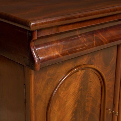 MID VICTORIAN MAHOGANY SIDEBOARD - ADDITIONAL PHOTO 9