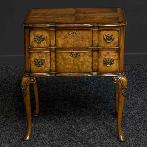 WALNUT DRESSING TABLE - ADDITIONAL PHOTO 2