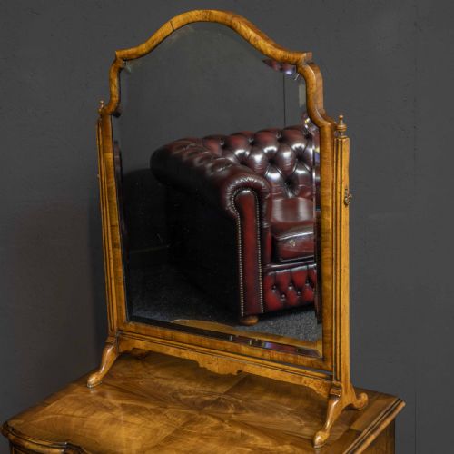 WALNUT DRESSING TABLE - ADDITIONAL PHOTO 8
