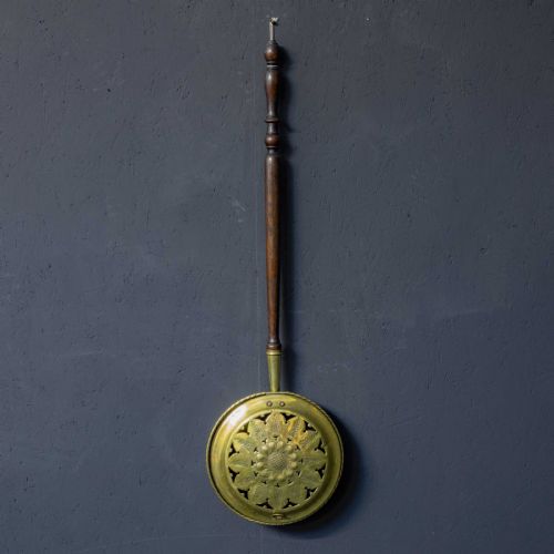 victorian brass warming pan - CATEGORY: ANTIQUE METAL - DATED VICTORIAN