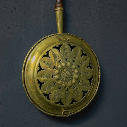 VICTORIAN BRASS WARMING PAN - ADDITIONAL PHOTO 2