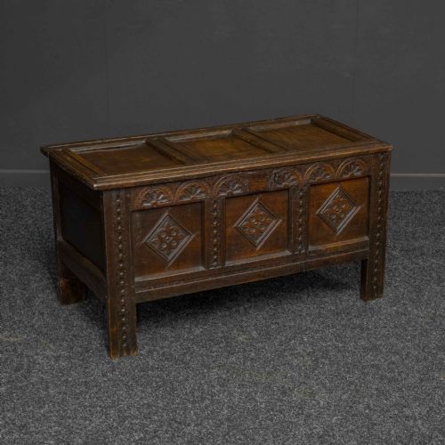 17th century oak kist - CATEGORY: ANTIQUE CHESTS - DATED 17TH CENTURY