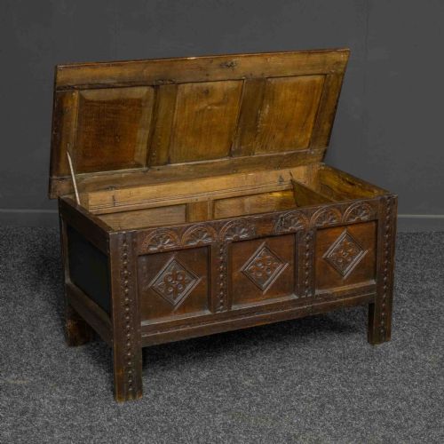 17TH CENTURY OAK KIST - ADDITIONAL PHOTO 3