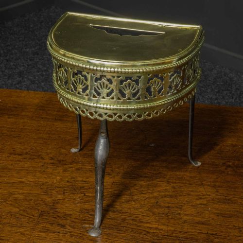 GEORGIAN BRASS FOOTMAN - ADDITIONAL PHOTO 2