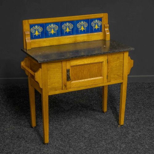 arts and crafts oak washstand - CATEGORY: ANTIQUE FURNITURE - DATED VICTORIAN