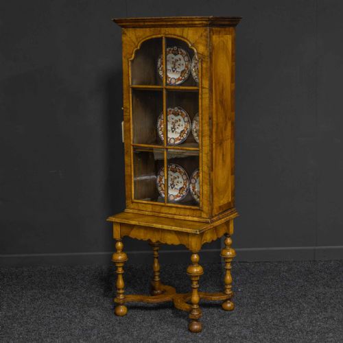 WILLIAM AND MARY STYLE WALNUT DISPLAY CABINET - ADDITIONAL PHOTO 2