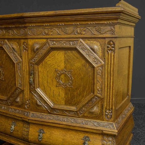 CARVED OAK SIDE CUPBOARD - ADDITIONAL PHOTO 8