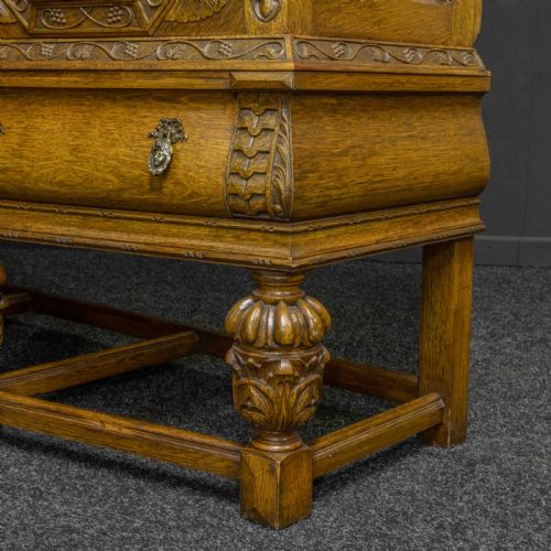 CARVED OAK SIDE CUPBOARD - ADDITIONAL PHOTO 9