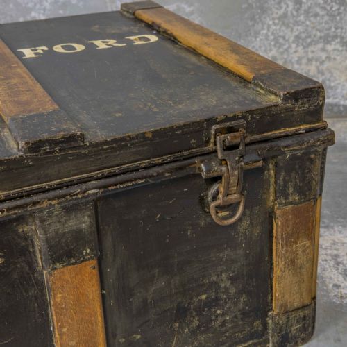 VICTORIAN TIN TRUNK - ADDITIONAL PHOTO 6