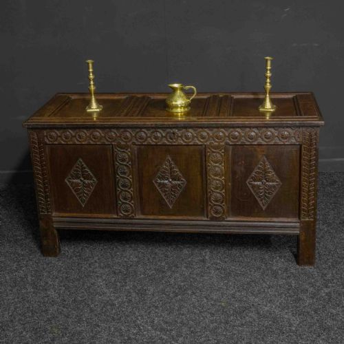 early oak kist - CATEGORY: ANTIQUE CHESTS - DATED 17TH CENTURY