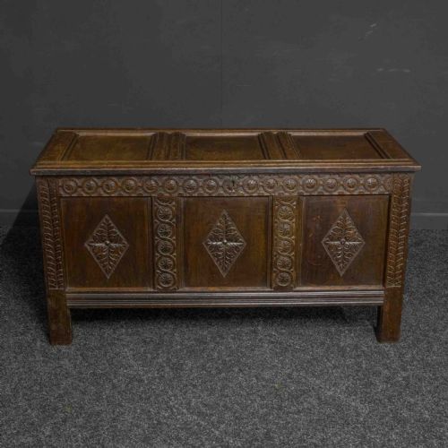 EARLY OAK KIST - ADDITIONAL PHOTO 1