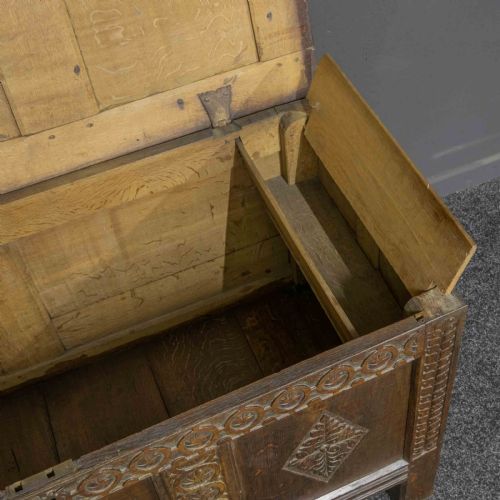 EARLY OAK KIST - ADDITIONAL PHOTO 7