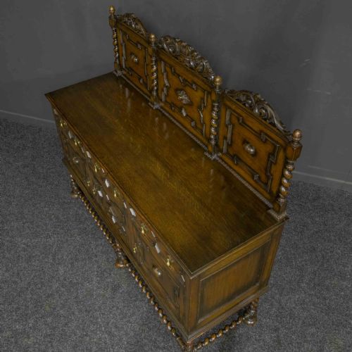 EARLY 20TH CENTURY JACOBEAN STYLE OAK DRESSER - ADDITIONAL PHOTO 5