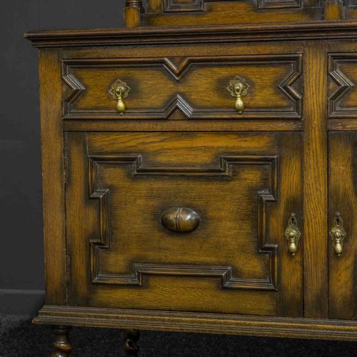 EARLY 20TH CENTURY JACOBEAN STYLE OAK DRESSER - ADDITIONAL PHOTO 7