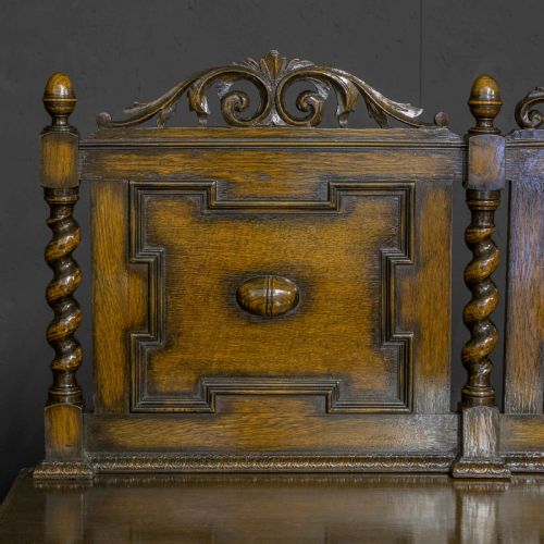 EARLY 20TH CENTURY JACOBEAN STYLE OAK DRESSER - ADDITIONAL PHOTO 9