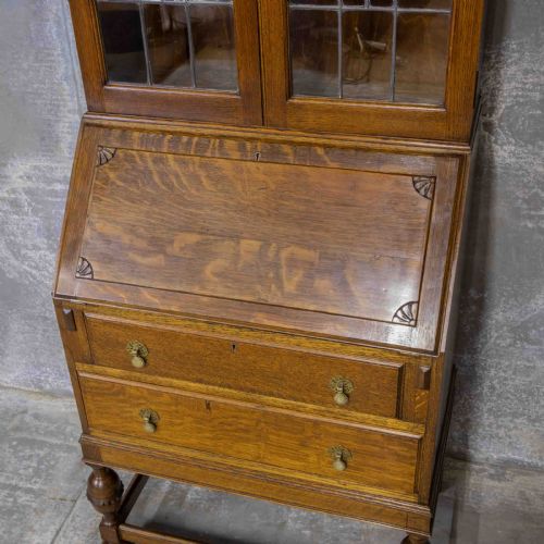 OAK BUREAU BOOKCASE WITH STAINED WINDOWS - ADDITIONAL PHOTO 3