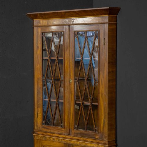 EARLY 19TH CENTURY MAHOGANY DOUBLE CORNER CUPBOARD - ADDITIONAL PHOTO 4